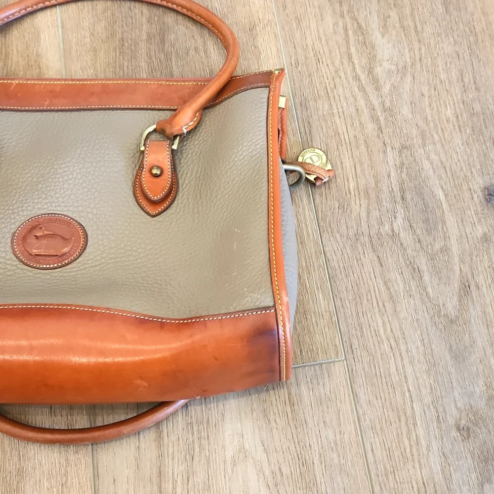 Vintage Dooney and Bourke Satchel - Picture 4 of 6